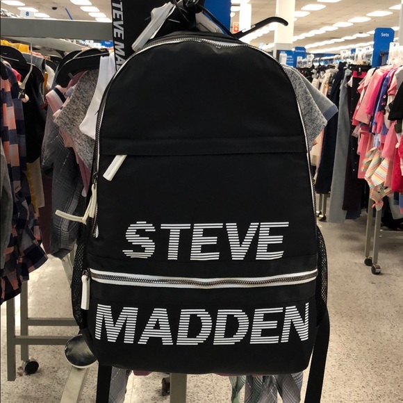 Steve Madden Black BackPack with Free Makeup Pouch - Picture 1 of 7